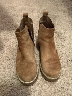 Kohl's Tan Suede Ankle Booties